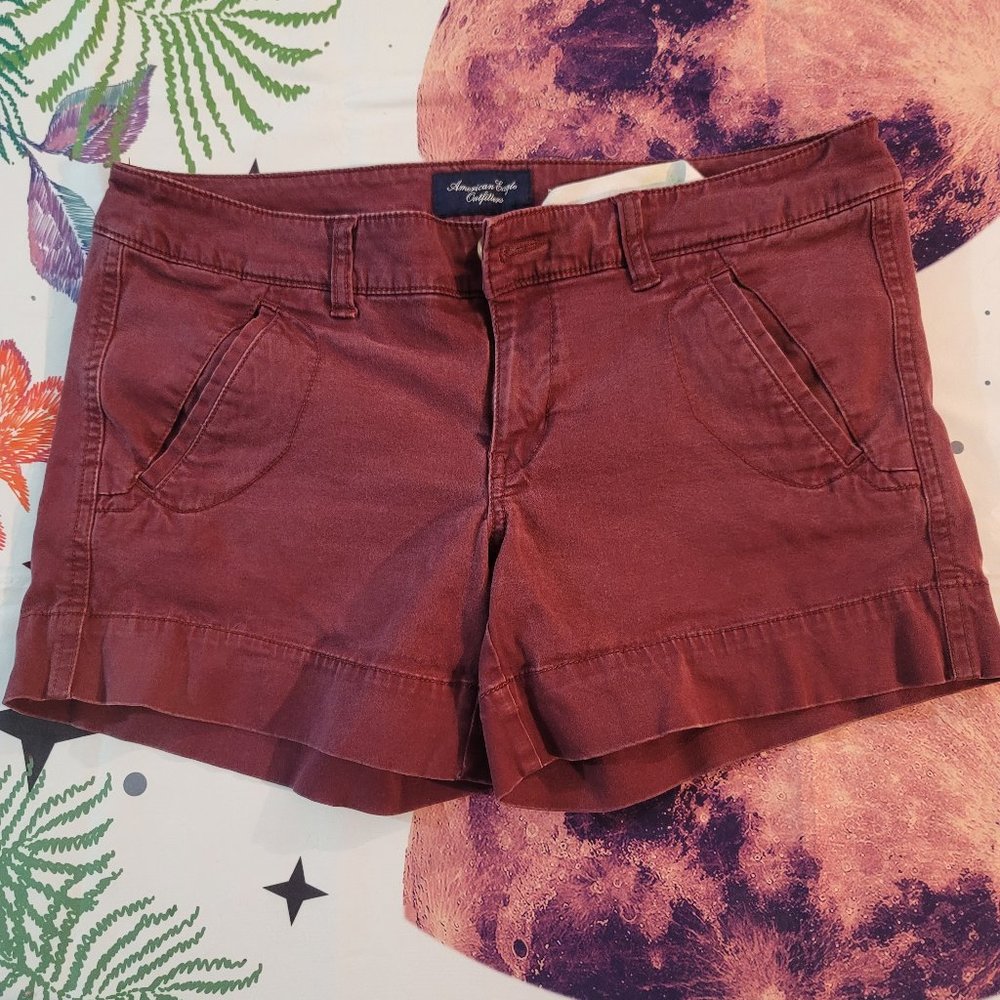 AE maroon super stretch midi shorts